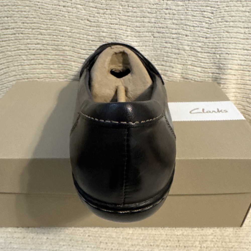 Clarks Ashland Bubble Navy Leather Women's Loafers Cushion Soft Shoes 7 XW New - Picture 5 of 16